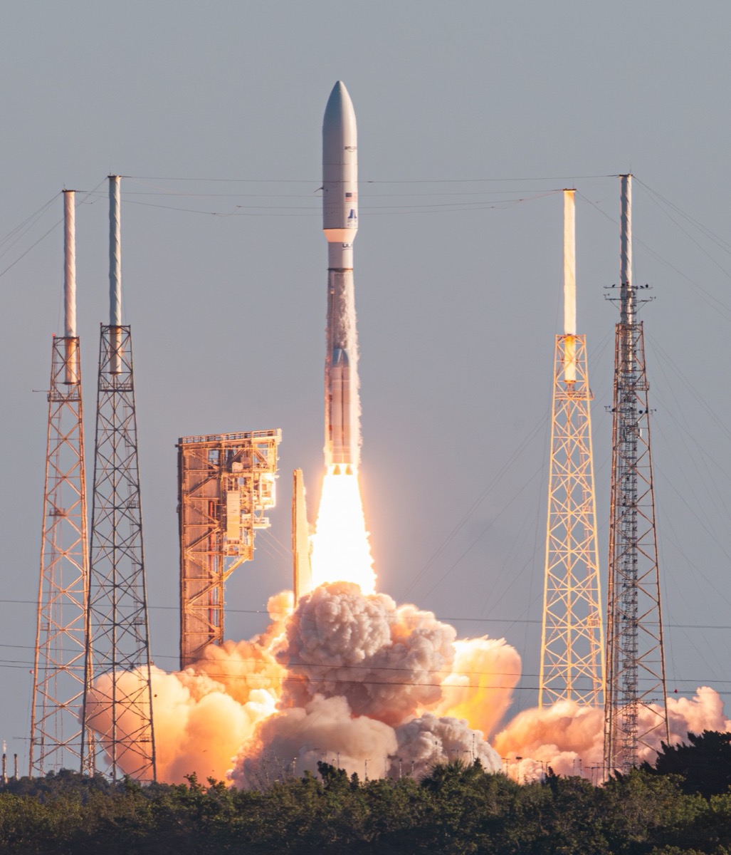 A ULA Atlas V rocket lifts off carrying Amazon Project Kuiper satellites.