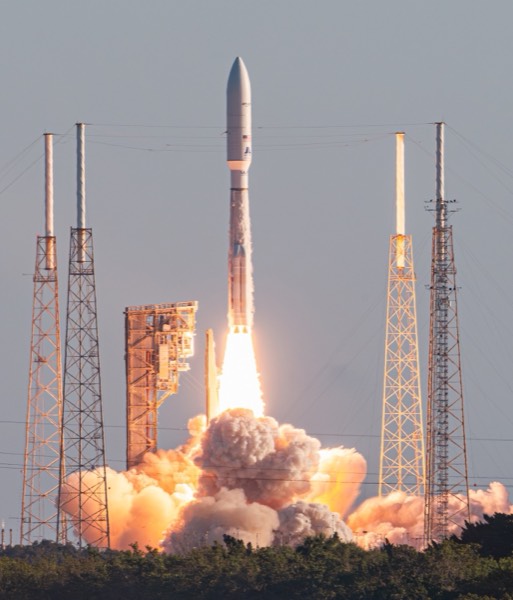 A ULA Atlas V rocket lifts off carrying Amazon Project Kuiper satellites.