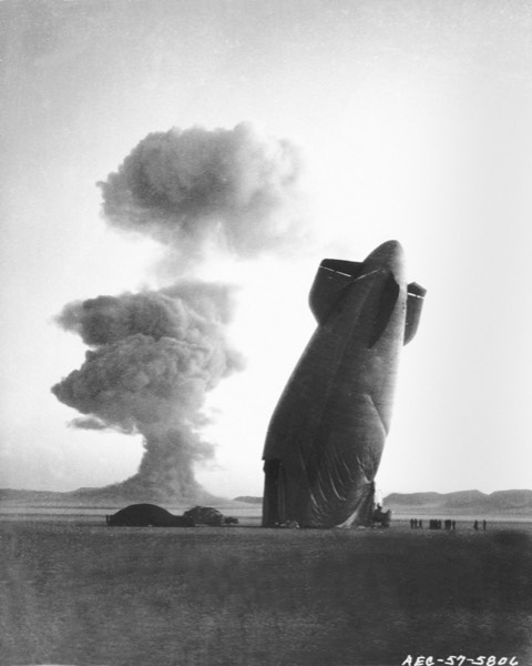 A Stoke Space Hopper2 vehicle hovers during a 5,000 ft hop test in Moses Lake, Washington.